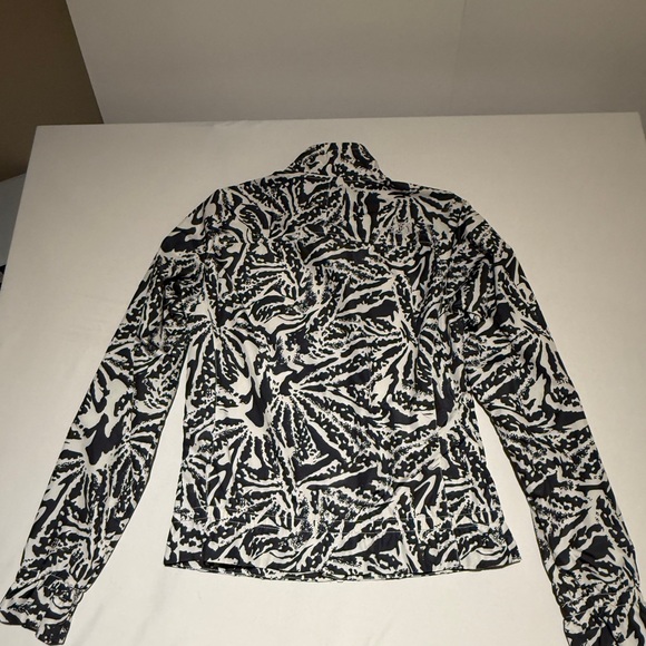 The North Face Black and White Patterned Bomber Jacket - Picture 7 of 12